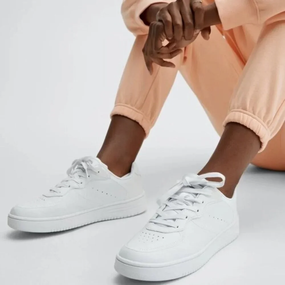 Fabletics White Wilshire Lifestyle Low Top Lace Up Sneaker size 10